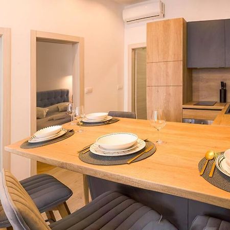 Luksuzni Apartman Ribica U Samom Centru Grada Split Exterior foto