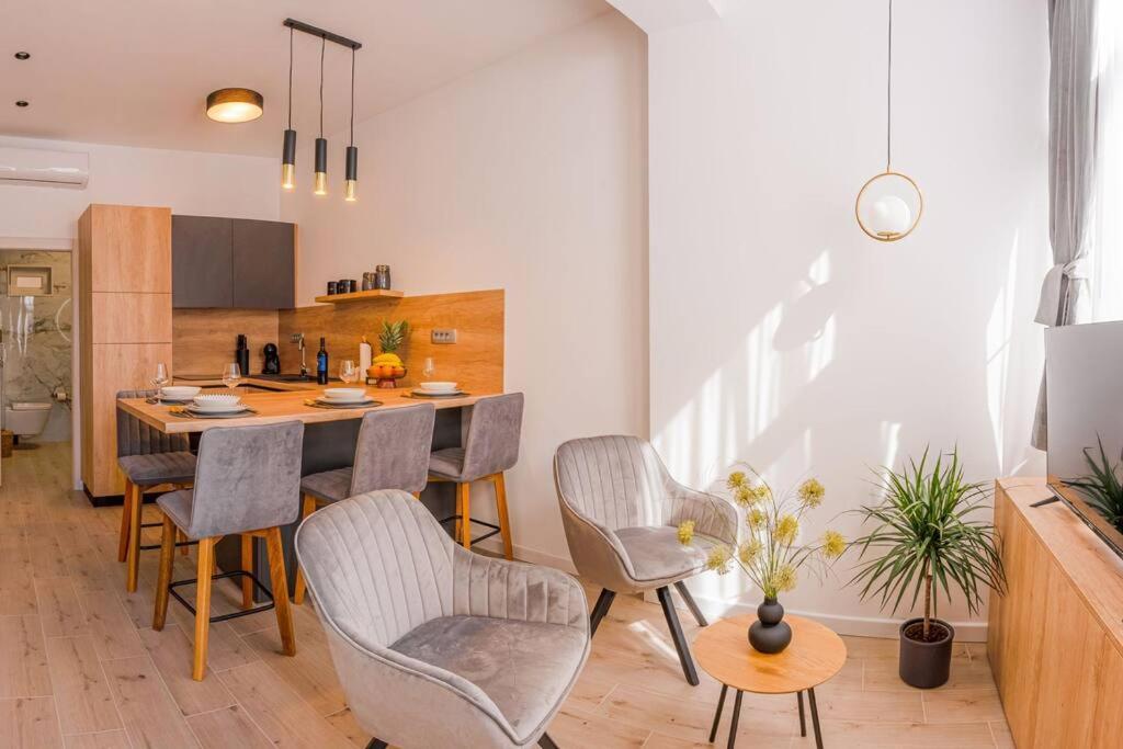 Luksuzni Apartman Ribica U Samom Centru Grada Split Exterior foto